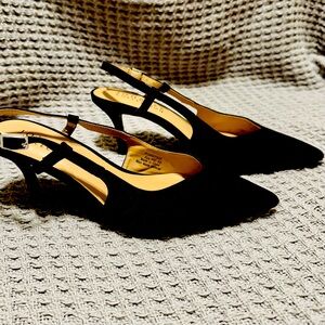 Journee Satin Kitten Heel Pointed Toe Heel 6 1/2 Wide